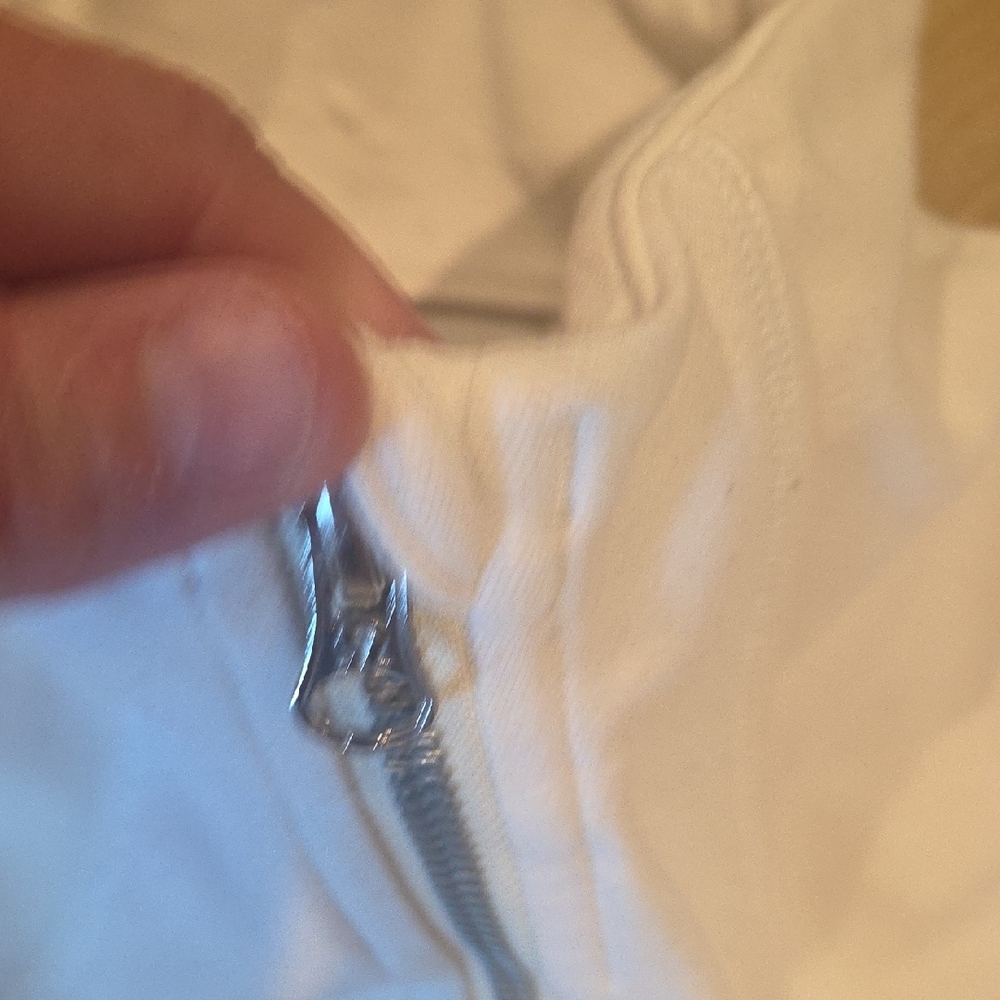 Lululemon Athletica Women's White Ski Jacket - Picture 5 of 9